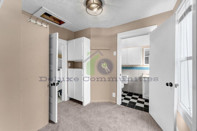 Building Photo - 655 High St SW