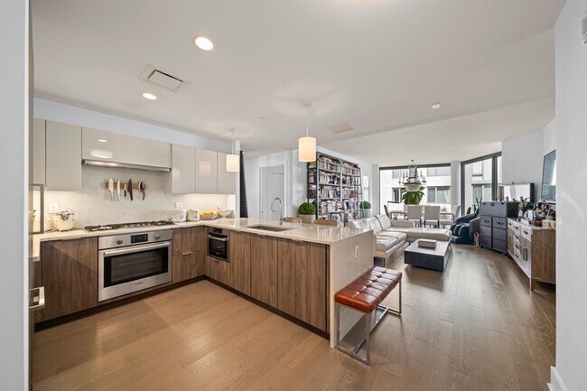Building Photo - 9 Ave at Port Imperial