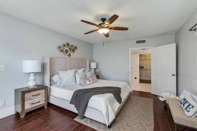 Building Photo - 510 E Belmont Ave