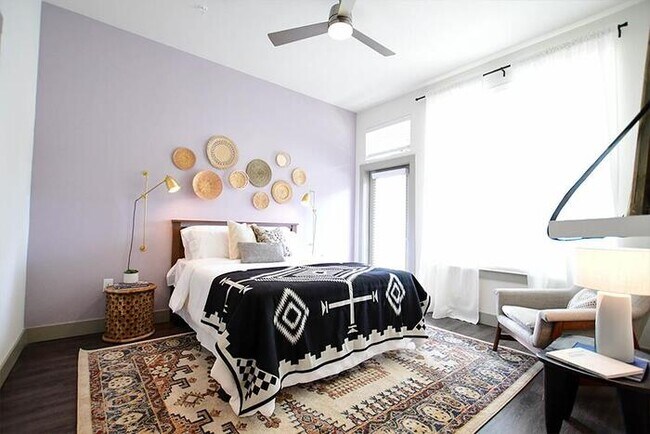 Building Photo - 4216 Sloane St