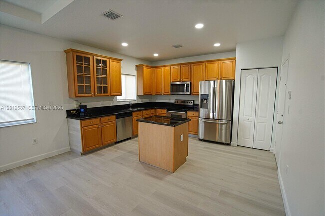 Building Photo - 1751 SW 154th Path