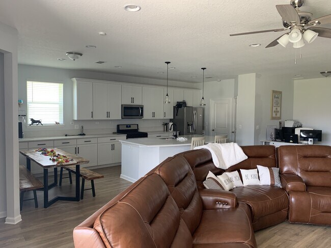Building Photo - 75451 Sunberry Dr