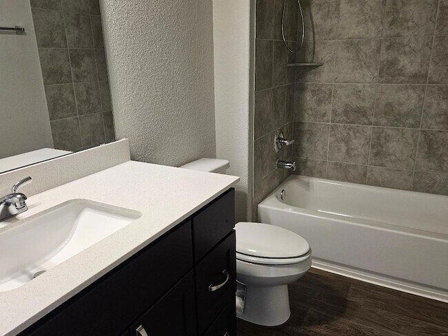 Building Photo - 162 Hayloft Ln