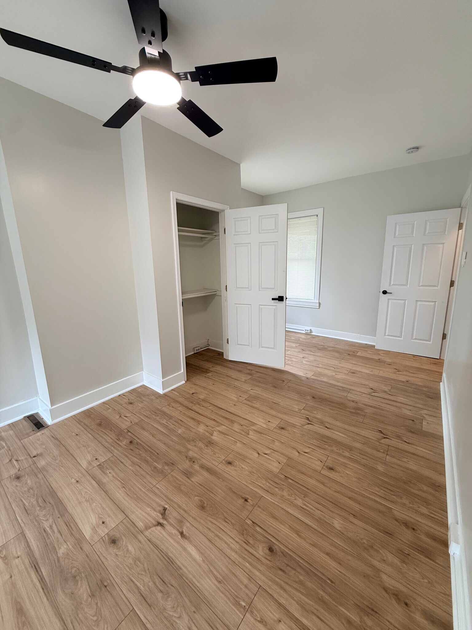 Building Photo - 1631 Mount Rose Ave