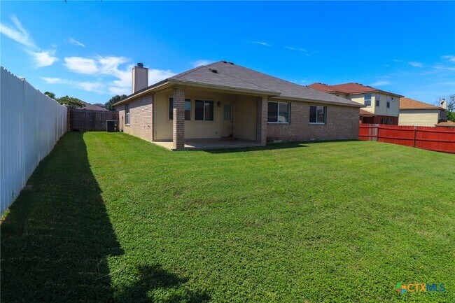 Building Photo - 1805 Lobrecht Ct