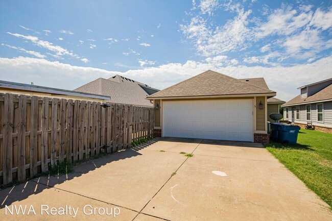Building Photo - 2 br, 2 bath House - 3906 SW Gibson