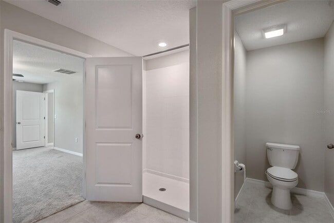 Building Photo - 7122 Samuel Ivy Dr