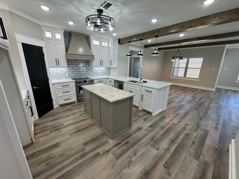 Building Photo - 904 N Fulton Ave