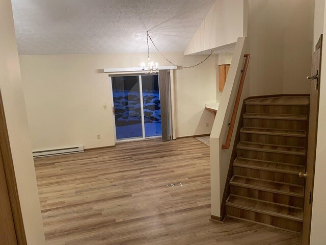 Building Photo - 592 Hilltop Ter