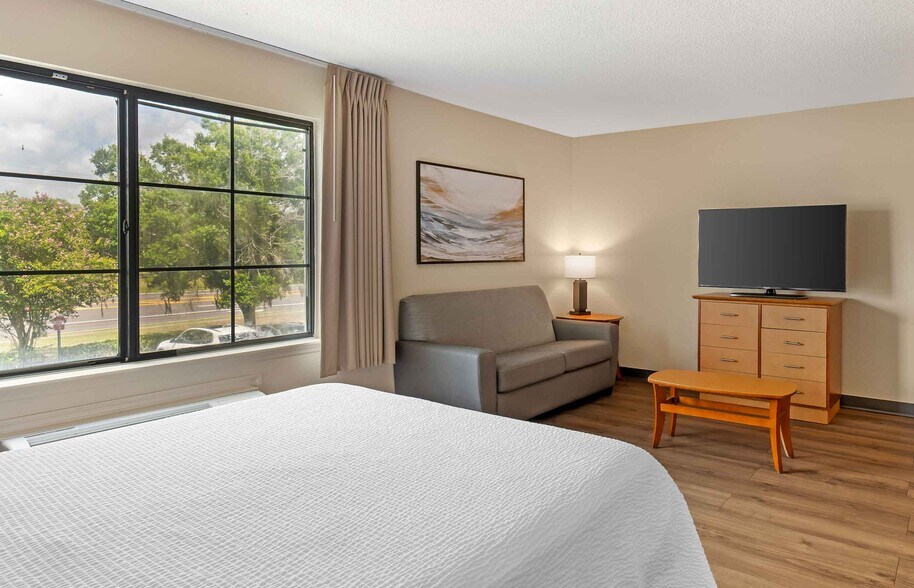 Building Photo - Furnished Studio-Melbourne - Airport