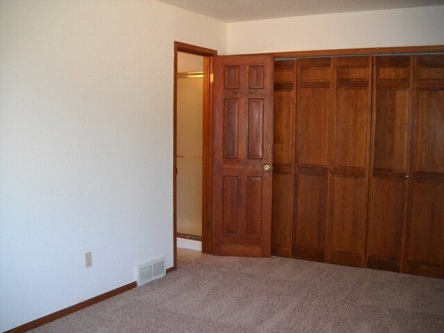 Building Photo - North Boulder Townhome, 1 Car Garage, Wood...