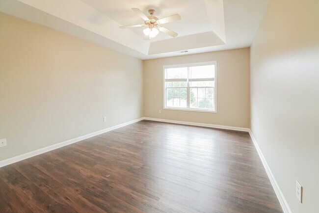 Building Photo - 4809 Camelot Dr