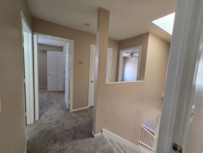 Building Photo - Townhome in Dreamy Summerlin Area -8417 Ma...