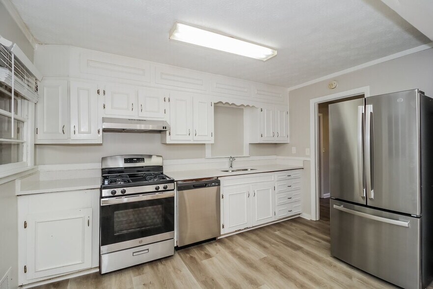 Building Photo - 2082 Warren Dr SW