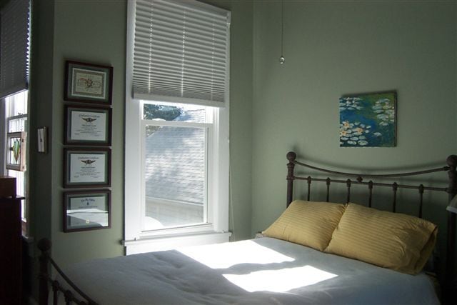 Bedroom - 5940 Laurel St