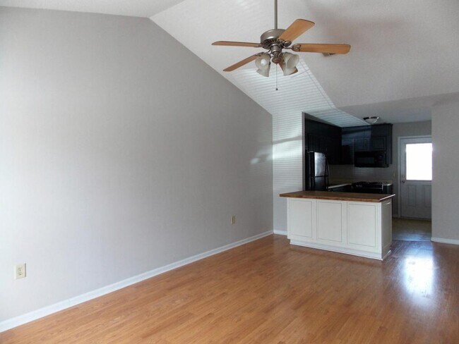 Building Photo - 140 Lanier Dr