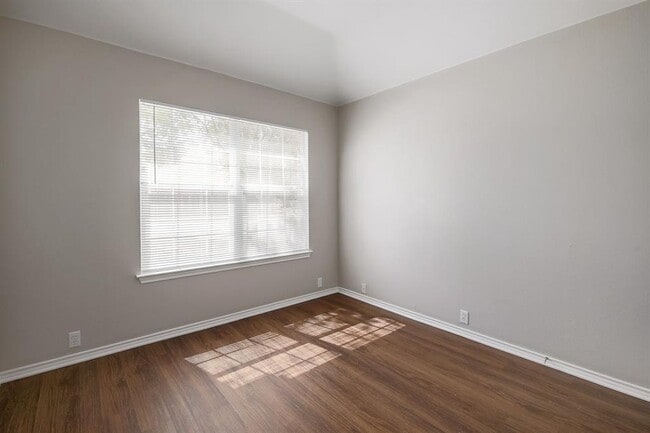 Building Photo - 14904 Antique Finish Dr
