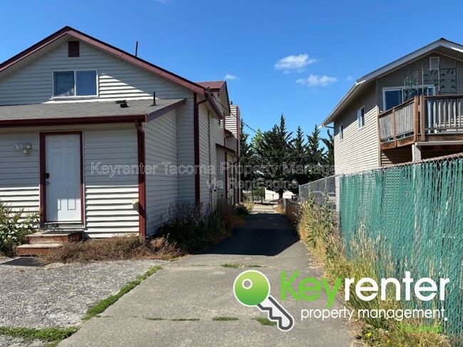 Building Photo - 1302 E 40th St