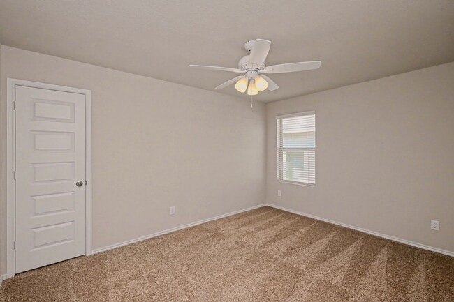 Building Photo - 2 Week Free Move-In Special! Spacious 2-Story Home w/ Open Floor Plan & Private Yard – St. Hedwig