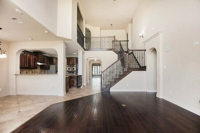 Building Photo - The Epitome of Luxury Living beautiful 4 bed 4 bath