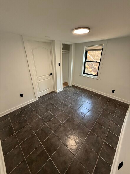 Building Photo - 2215 W Cullerton St