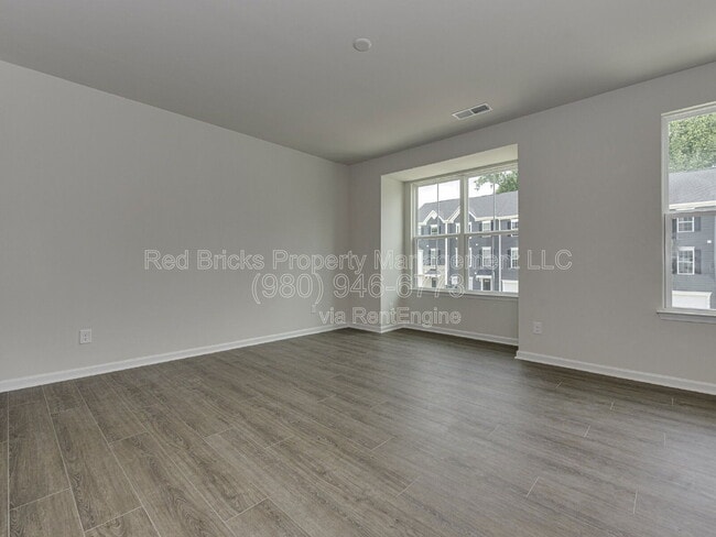 Building Photo - 1011 Ketchum Ct