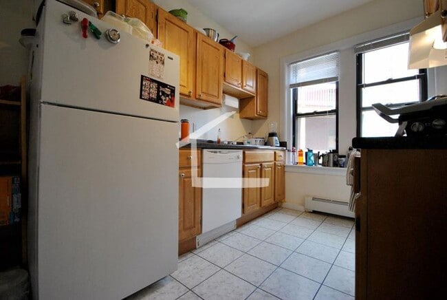 Building Photo - 1950 Beacon St #3 Boston MA 02135