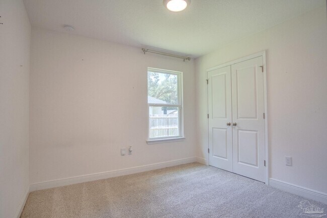 Building Photo - 161 Calvert Oaks Dr