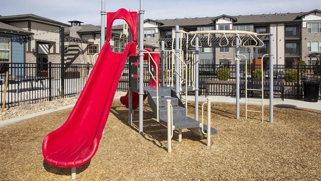 Building Photo - 1605 E County Line Rd