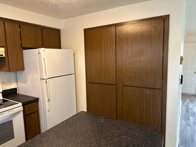 Building Photo - 776-778 W. Quinalt St.