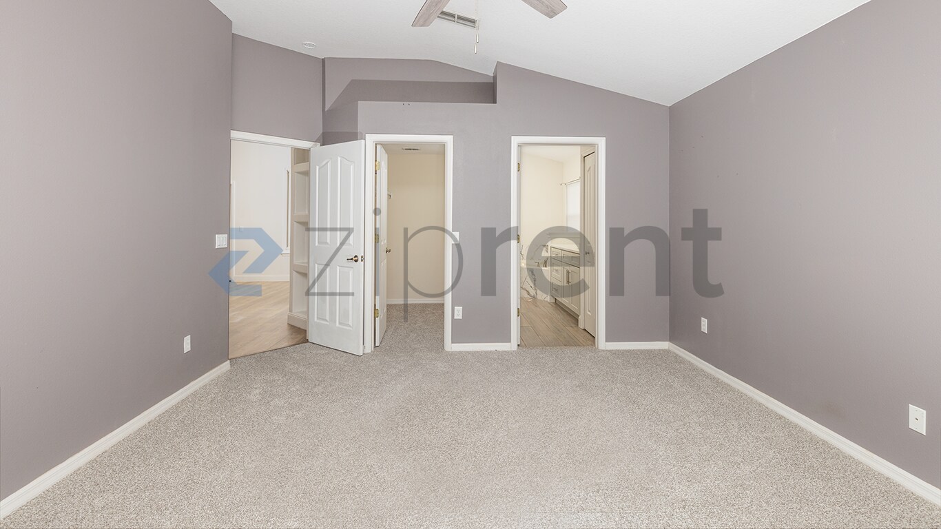 Building Photo - Unit