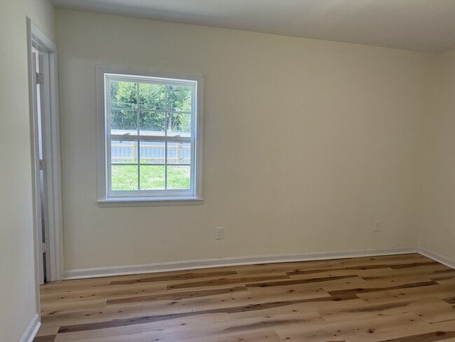 Building Photo - 117 Thornton Ln