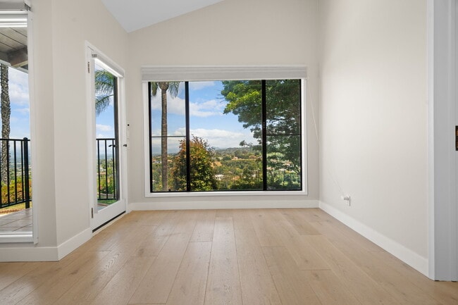 Building Photo - 16946 Encino Hills Dr