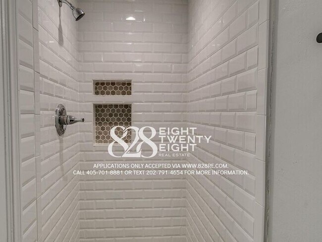 Building Photo - *AVAILABLE NOW!* Spacious 3 Bed/2.5 Bath Condo in East Norman!