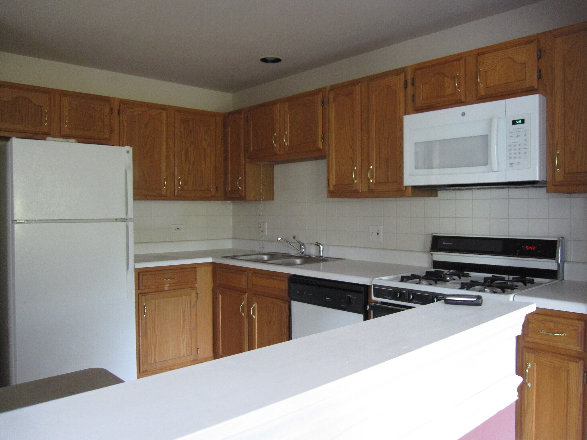 Building Photo - 2810 Meadow Ln