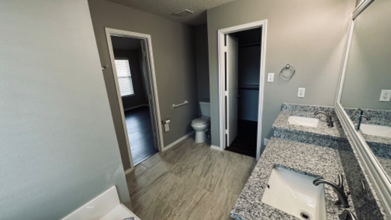 Building Photo - 1013 Chesterfield Dr