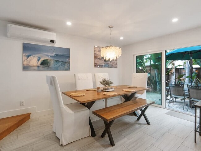 Building Photo - 750 S Sierra Ave