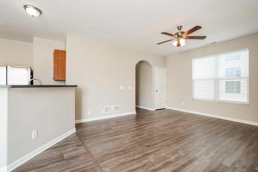 Building Photo - 5841 Marble Creek St