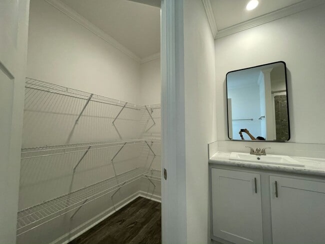 Building Photo - 34669 Ballyhoo Dr