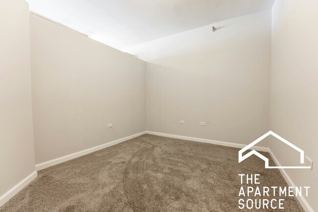 Building Photo - 1464 S Michigan Ave