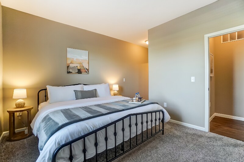 Building Photo - 4623 Lowell Ln