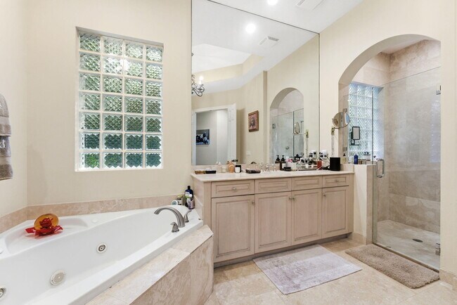 Building Photo - 7162 Vía Firenze