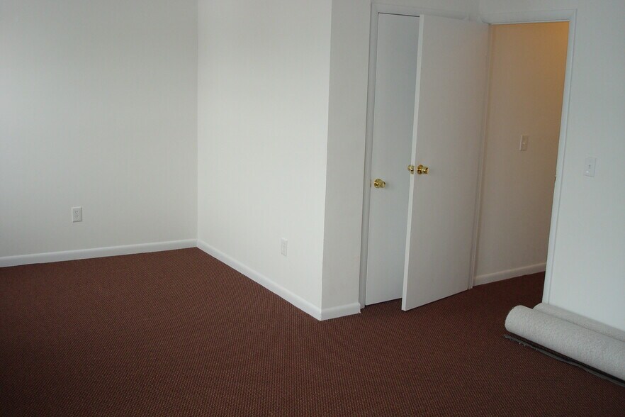 Building Photo - 162 Myrtle Ave
