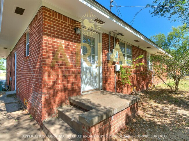 Building Photo - Move-in Ready! Charming 3 bed/1 bath Home ...