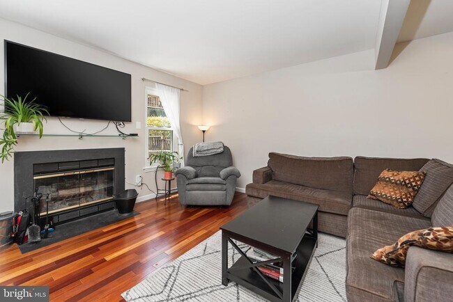 Building Photo - 1127 Kelfield Dr