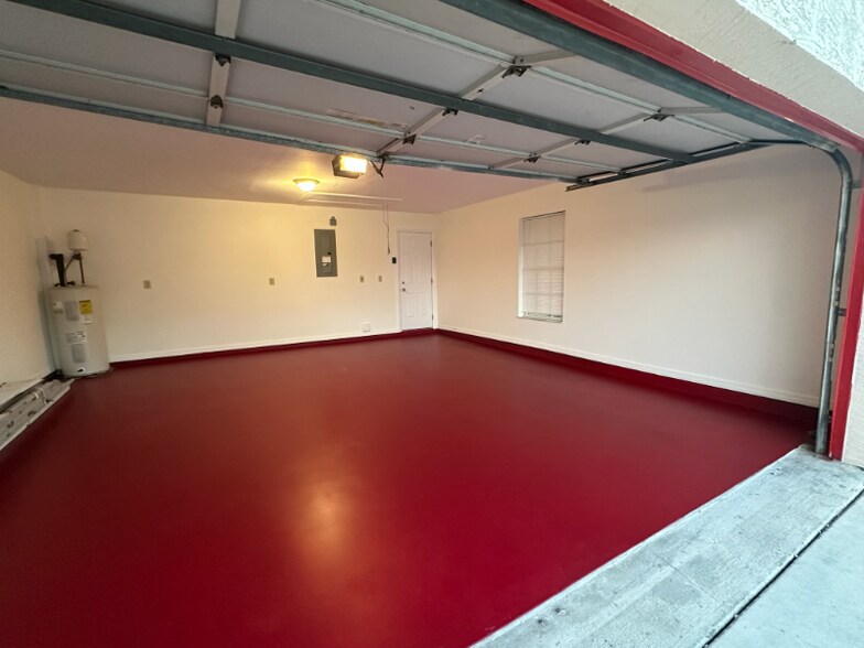 Building Photo - 914 SW Cecil Ln