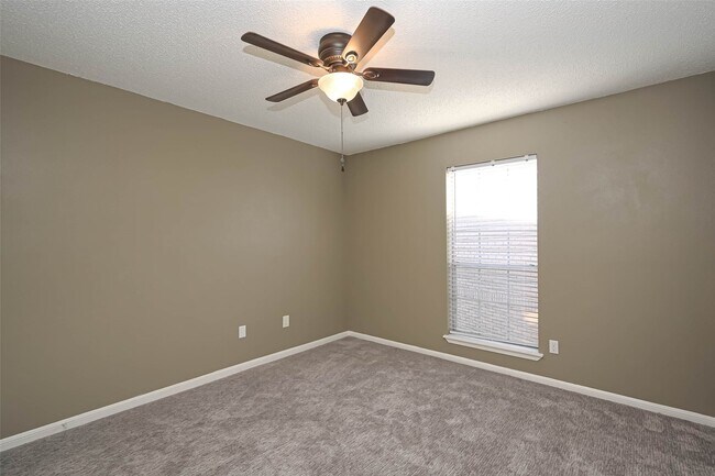 Building Photo - 2120 El Paseo St