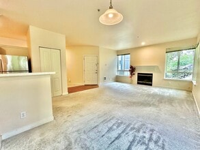 Building Photo - Beautiful 2BR|2BA with Washer and Dryer, T...