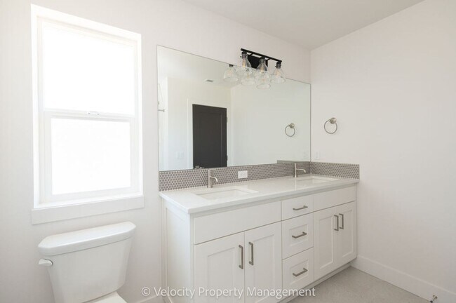 Building Photo - Brand New Beautiful Home!