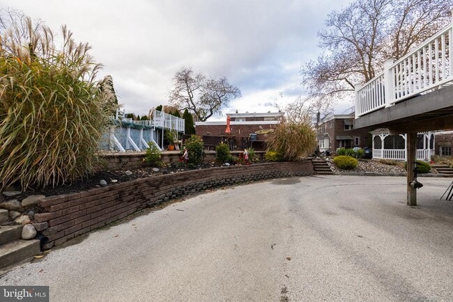 Building Photo - 52 Woodbine Rd